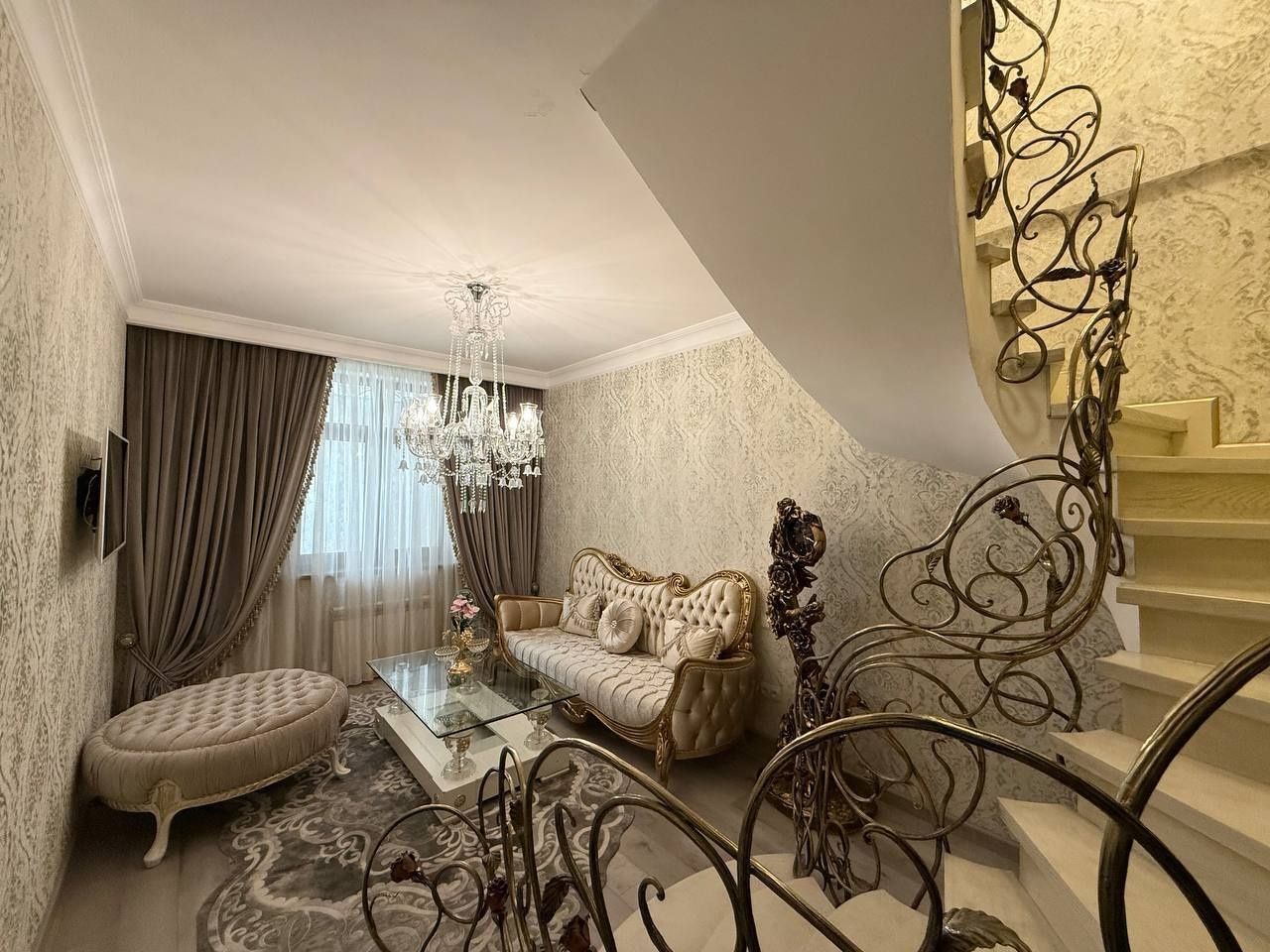 Продается 3х ком квартира, ЖК Новомосковская, ор-р: метро БИЙ, 115 м²