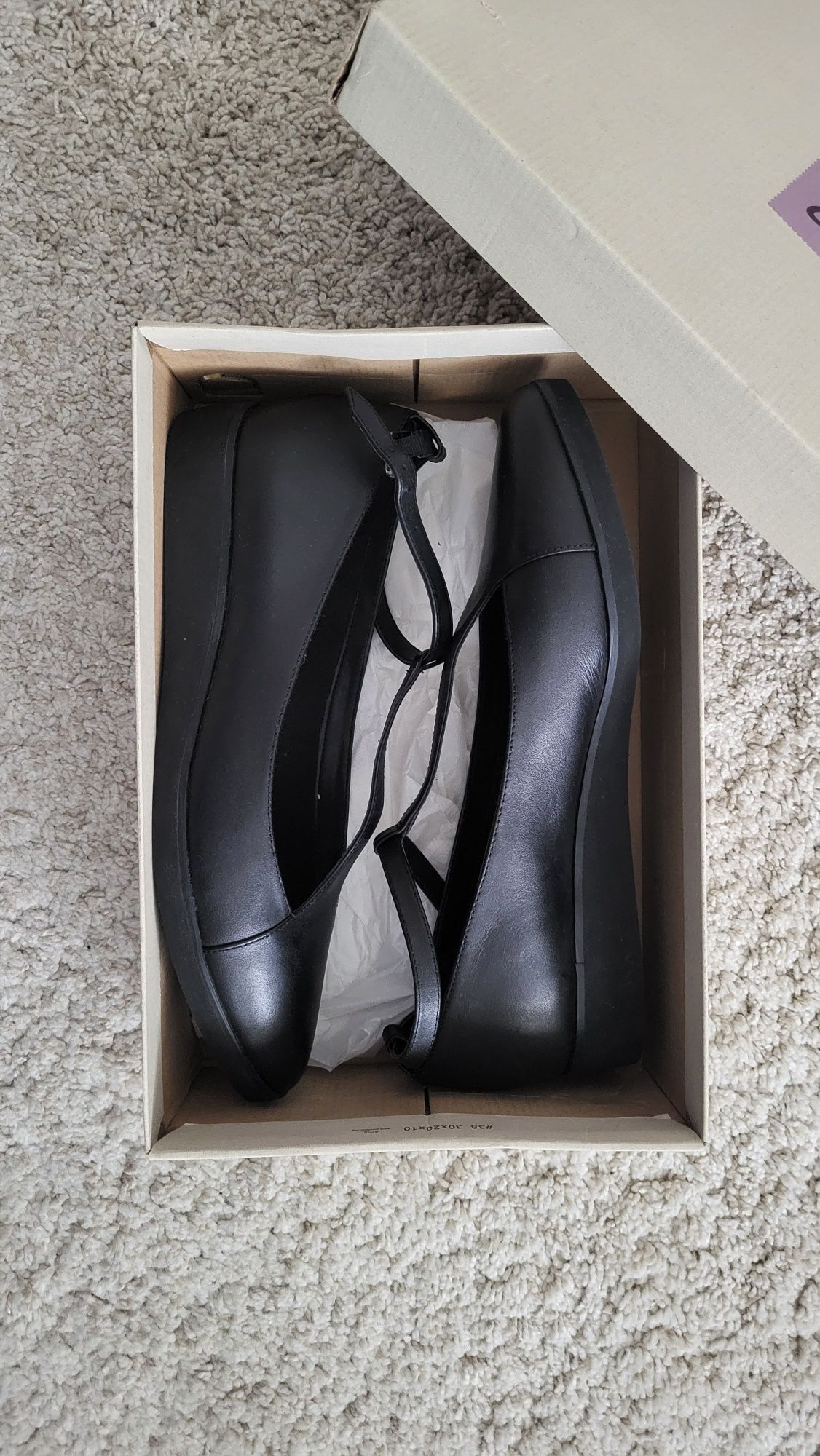 Нови CLARKS ест. кожа