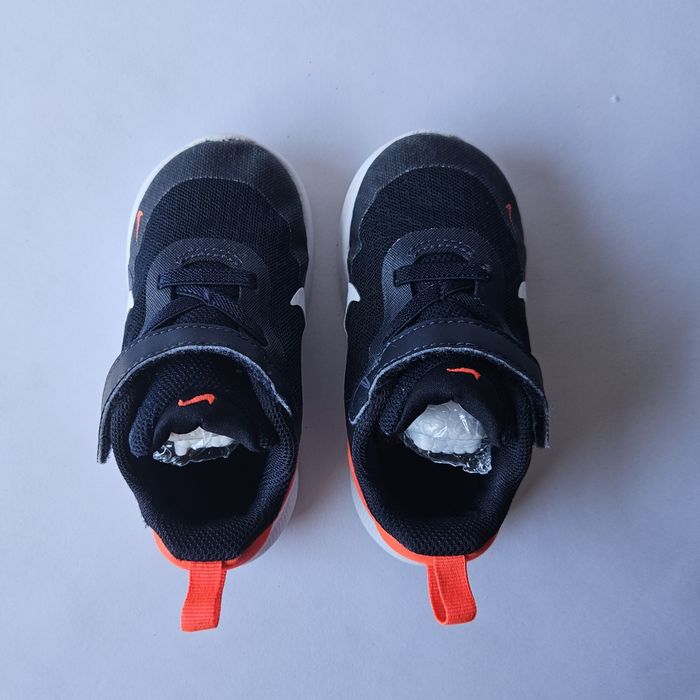 Обувки NIKE Revolution 7