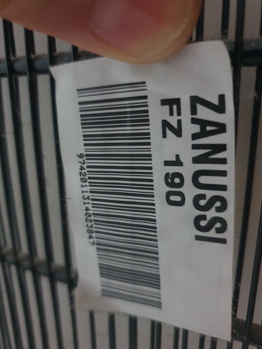 Vând Congelator vertical 6 sertare Zanussi