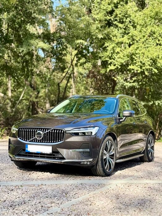 Volvo XC 60 Volvo XC60 B5 Ultimate bright Platinum grey