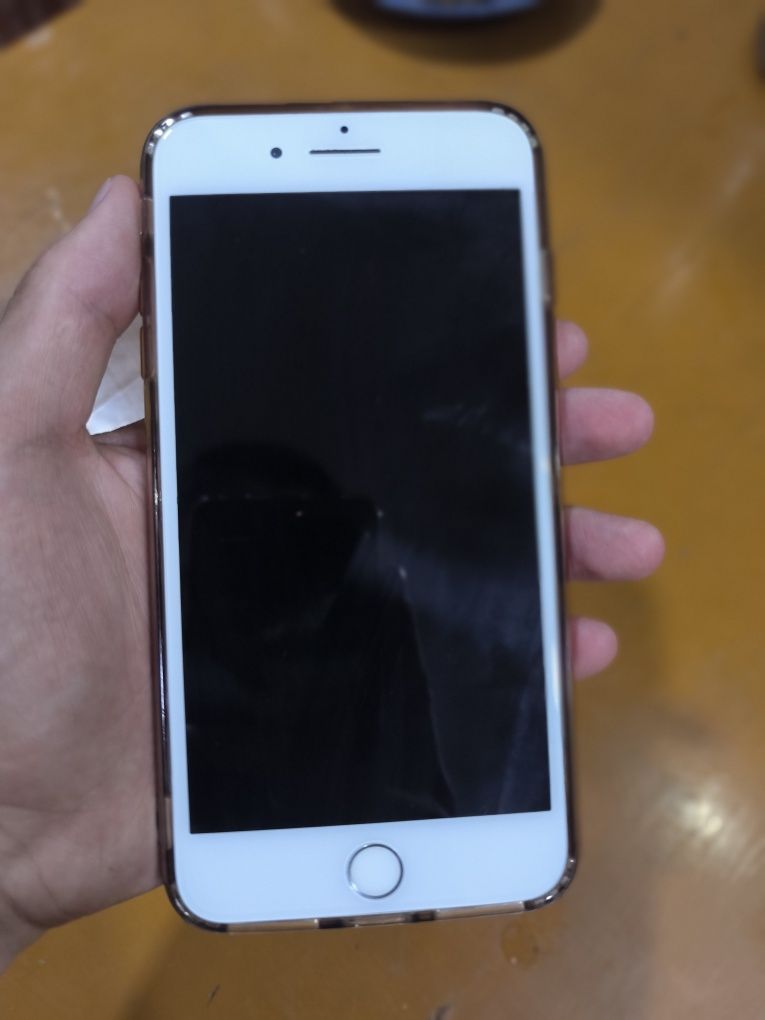 Iphone 7 plus sotiladi ideal holatda 128 GB