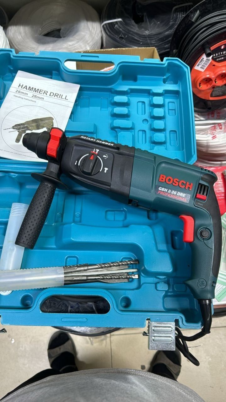 Продам перфоратор ЗВЕРЬ ТАНК BOSCH