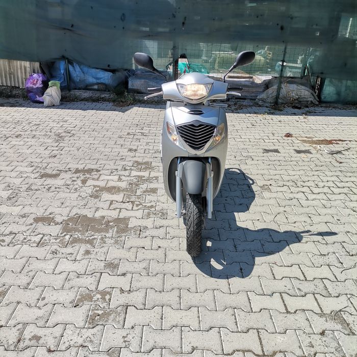 Honda sh 125cc scooter