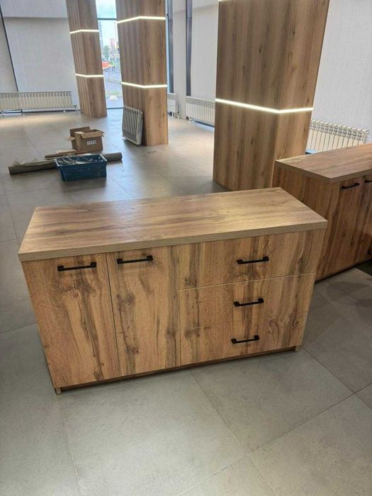 В наличии офисные тумбы