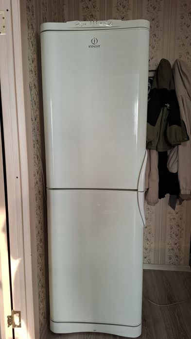 Холодильник Indesit (б/у)

— Модель C132NFG.016
— Энергоэффективный кл