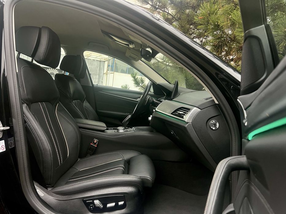 BMW Seria 5 530e G30 Facelift 292cp Faruri FULL LED