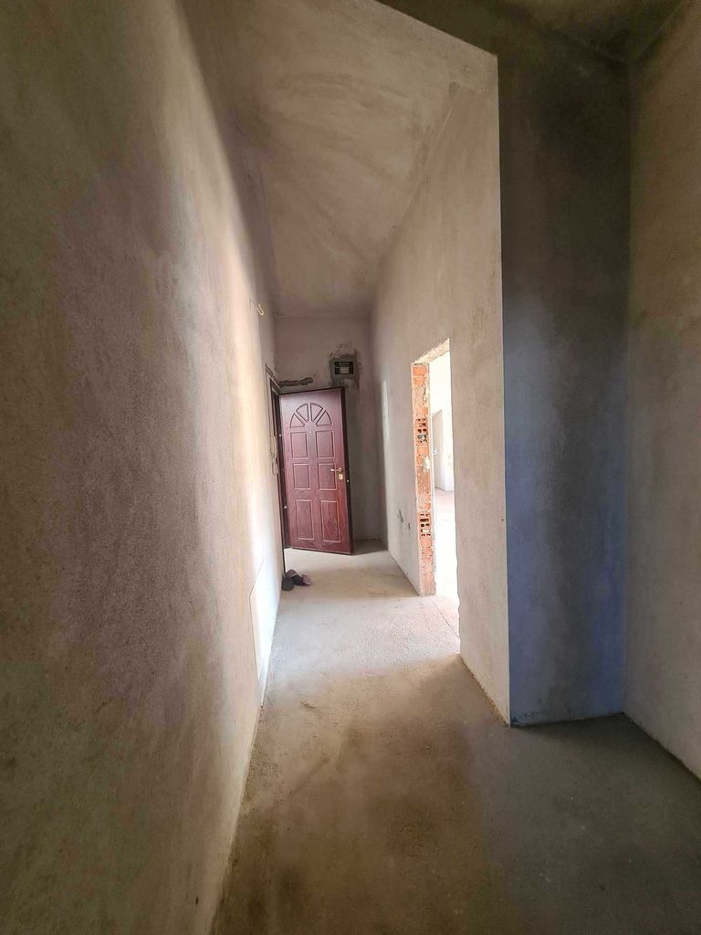 Продава се Тристаен апартамент в Хасково, Каменни - 146 кв.м за 385 €/кв.м - Снимка #4