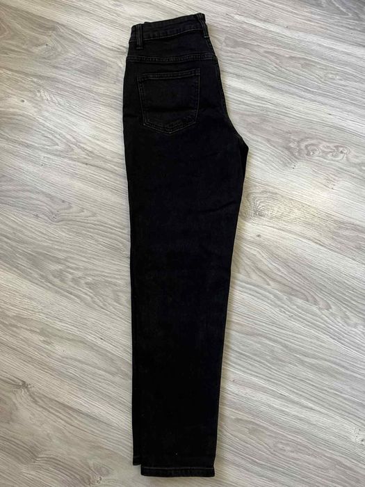 Чисто нови дамски дънки S/M – различни модели с камъни и ефекти