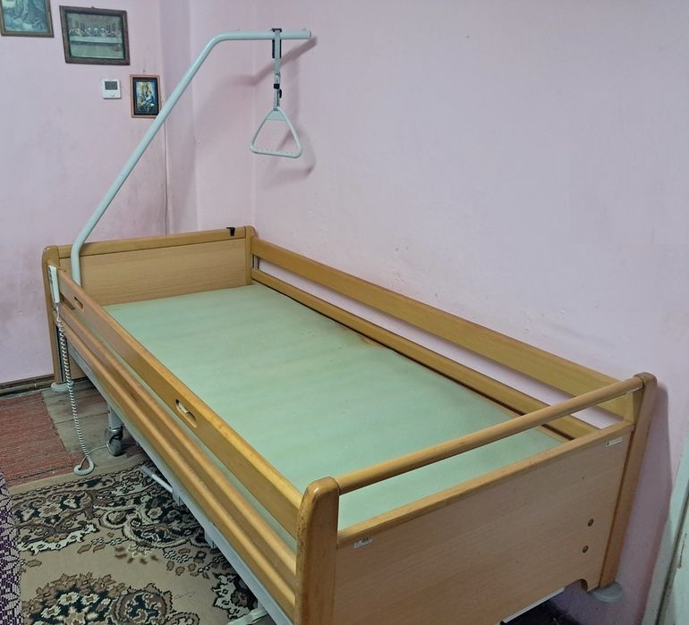 Vând pat electric medical Vauth-Sagel