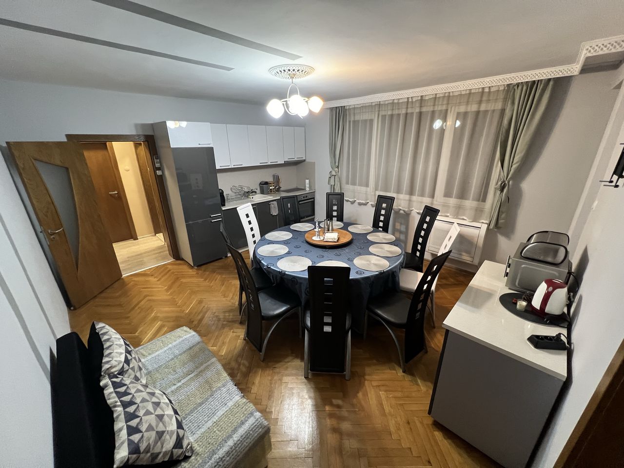 Продава се Четиристаен апартамент в Силистра, Център - 110 кв.м за 1137 €/кв.м - Снимка #4