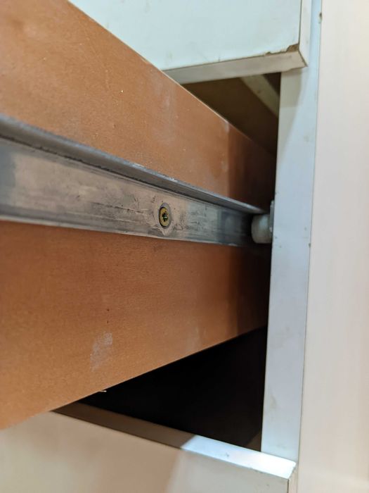 Шкаф. Тумба. С выдвижными полками.