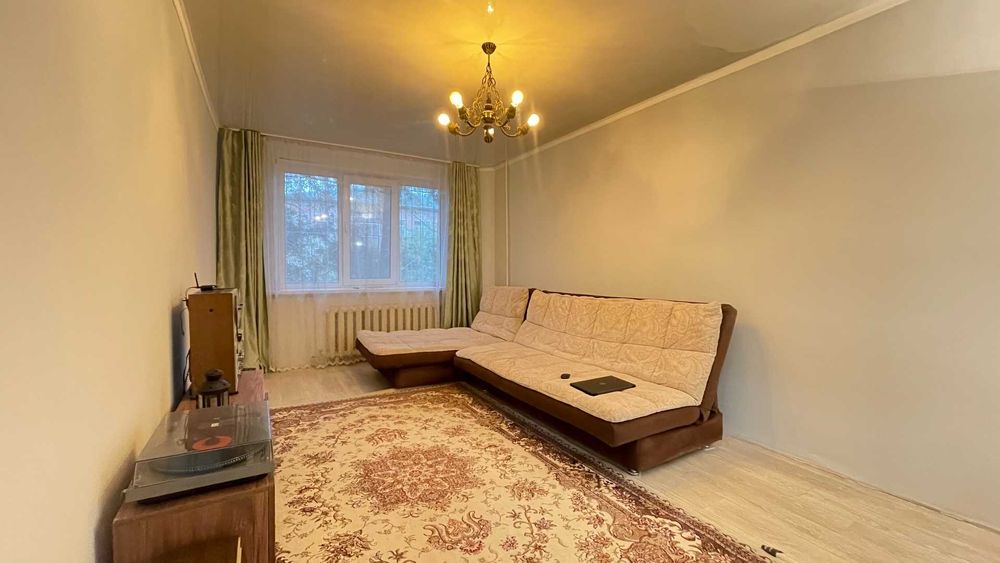 Продам 2 ком. Ленинградка район 17 школы