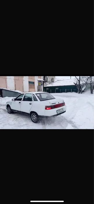 Продаю машину 2110