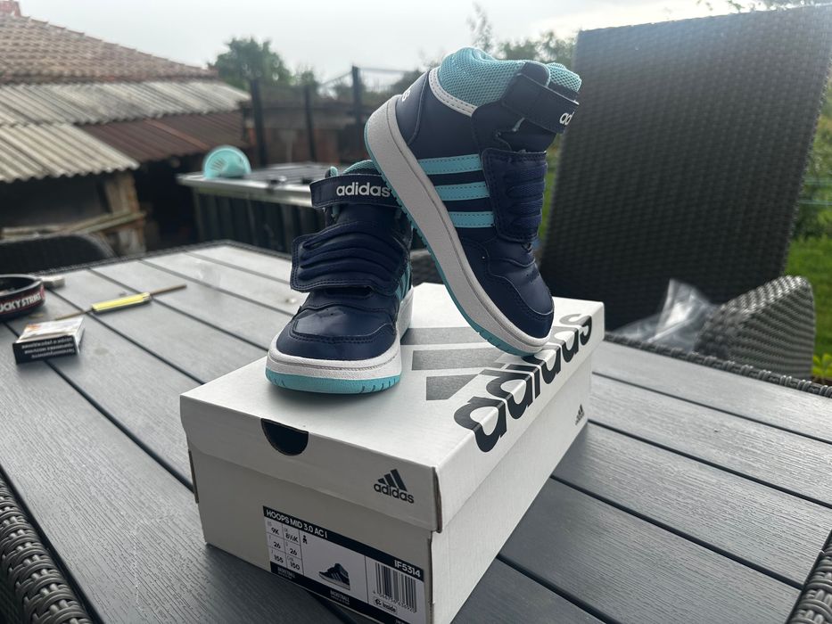 Детски високи кецове Adidas Hoops Mid
