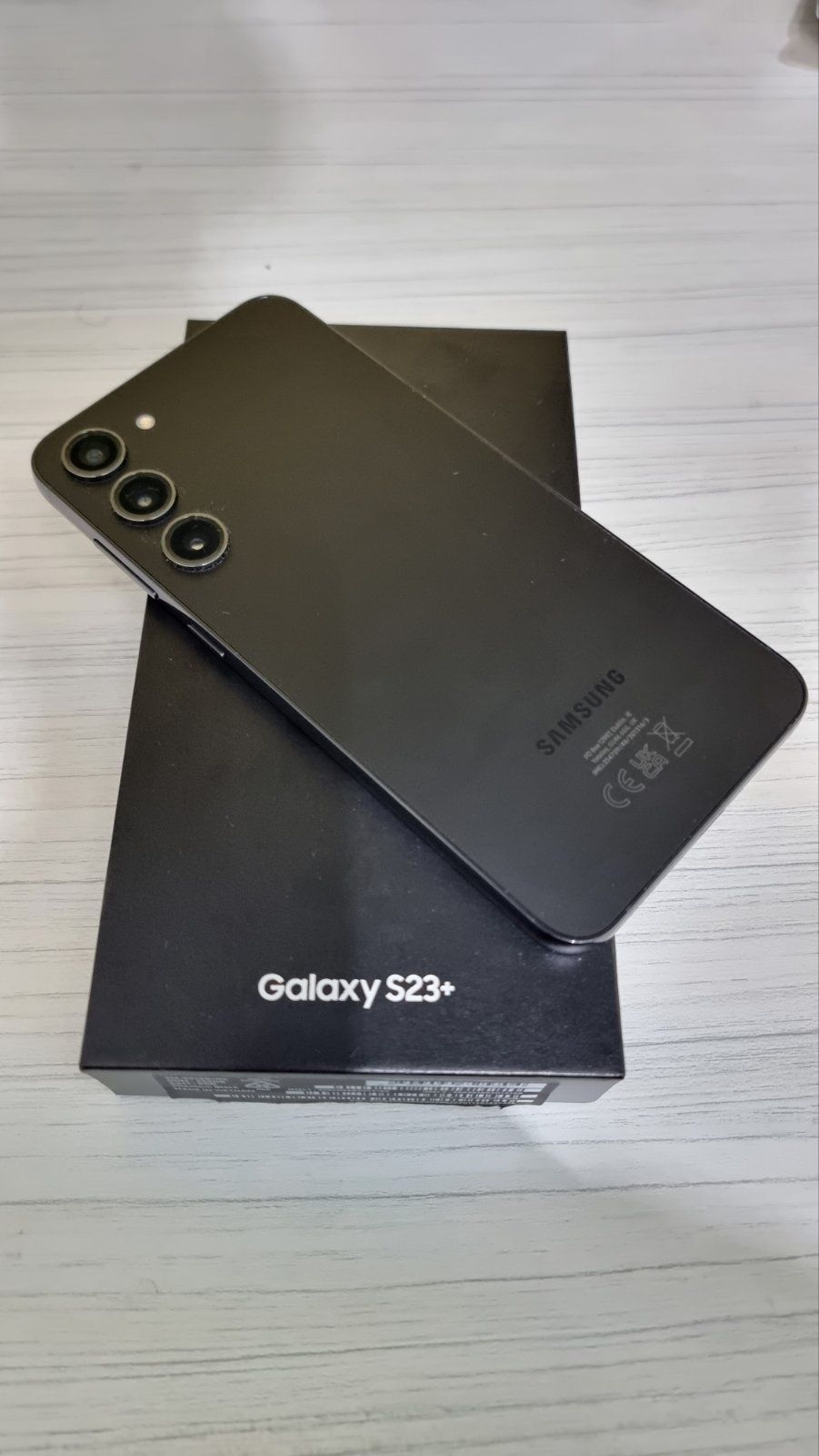 Нов Samsung galaxy S23 plus 5G 256GB гаранция