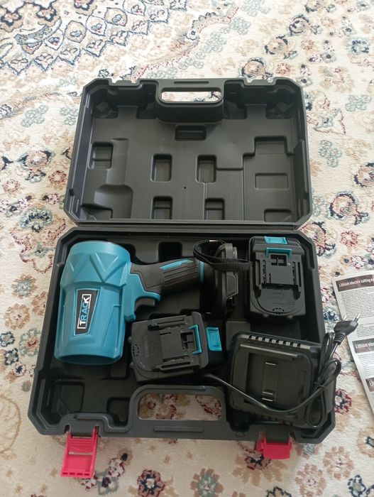 Продам воздуходувку на батарее