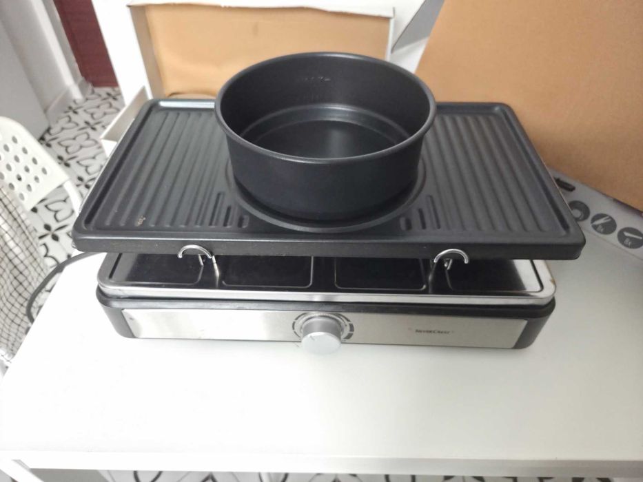 Grătar electric SilverCrest Raclette Grill cu fondue – complet, 80 lei