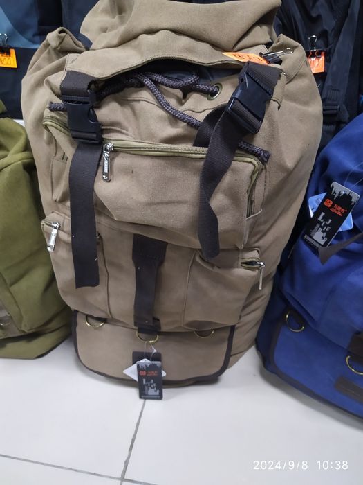 Рюкзак большой черный,новый,вместительный.