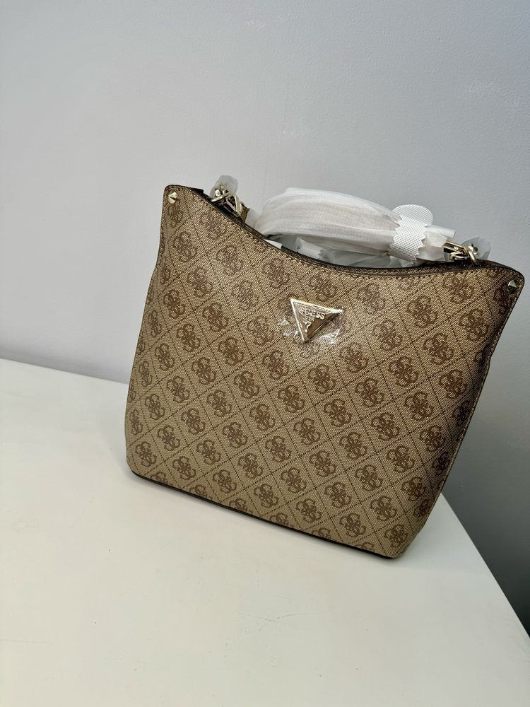 Оригинал сумки от Guess