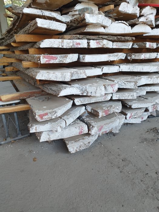 Дуб ,карагач лес для изготовления мебели и т.д.