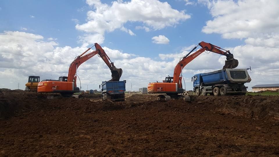 INCHIRIEZ Excavator senile CAT - Volvo - Hitachi - JCB