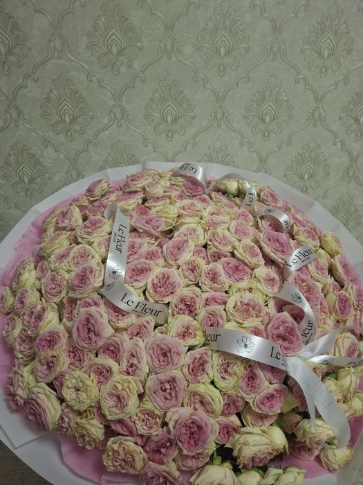 Цветы живые, свежие