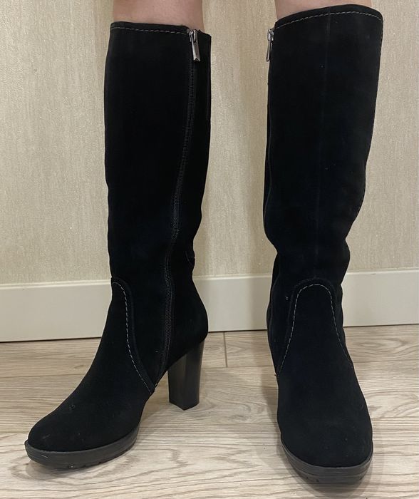Срочно продам итальянские зимние женские замшевые сапоги. Новые! 36 р