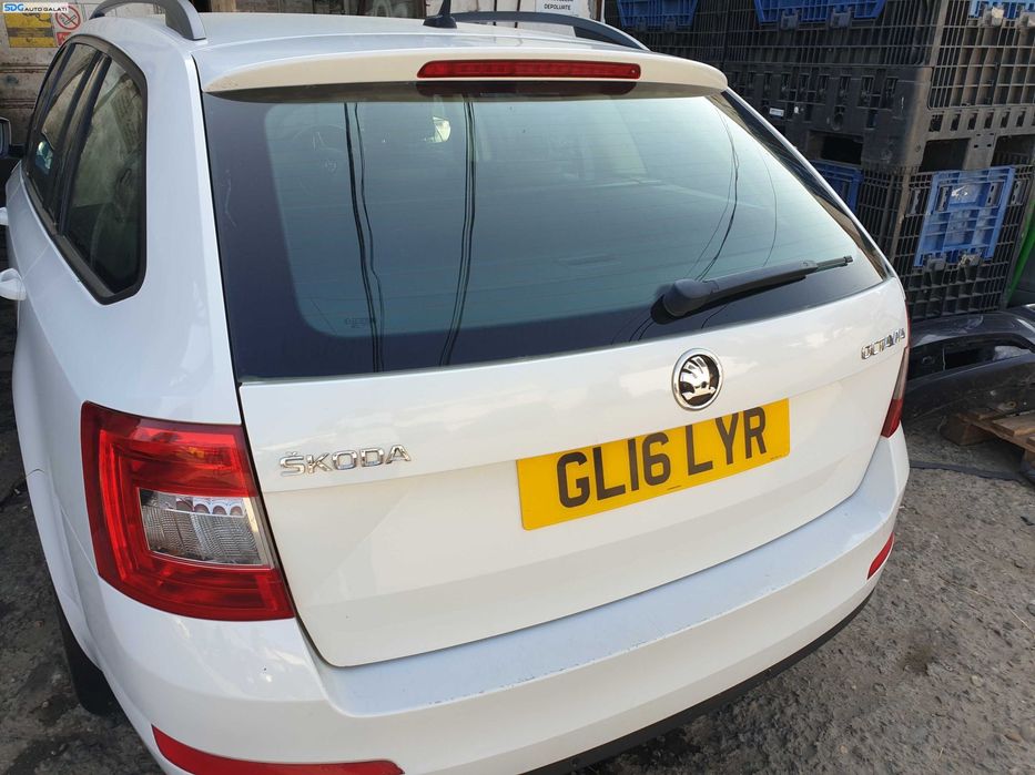 Haion Hayon Capota Portbagaj Dezechipat cu Luneta Skoda Octavia 3 Break Combi 2013 - 2020 Culoare LS9R [K5828]