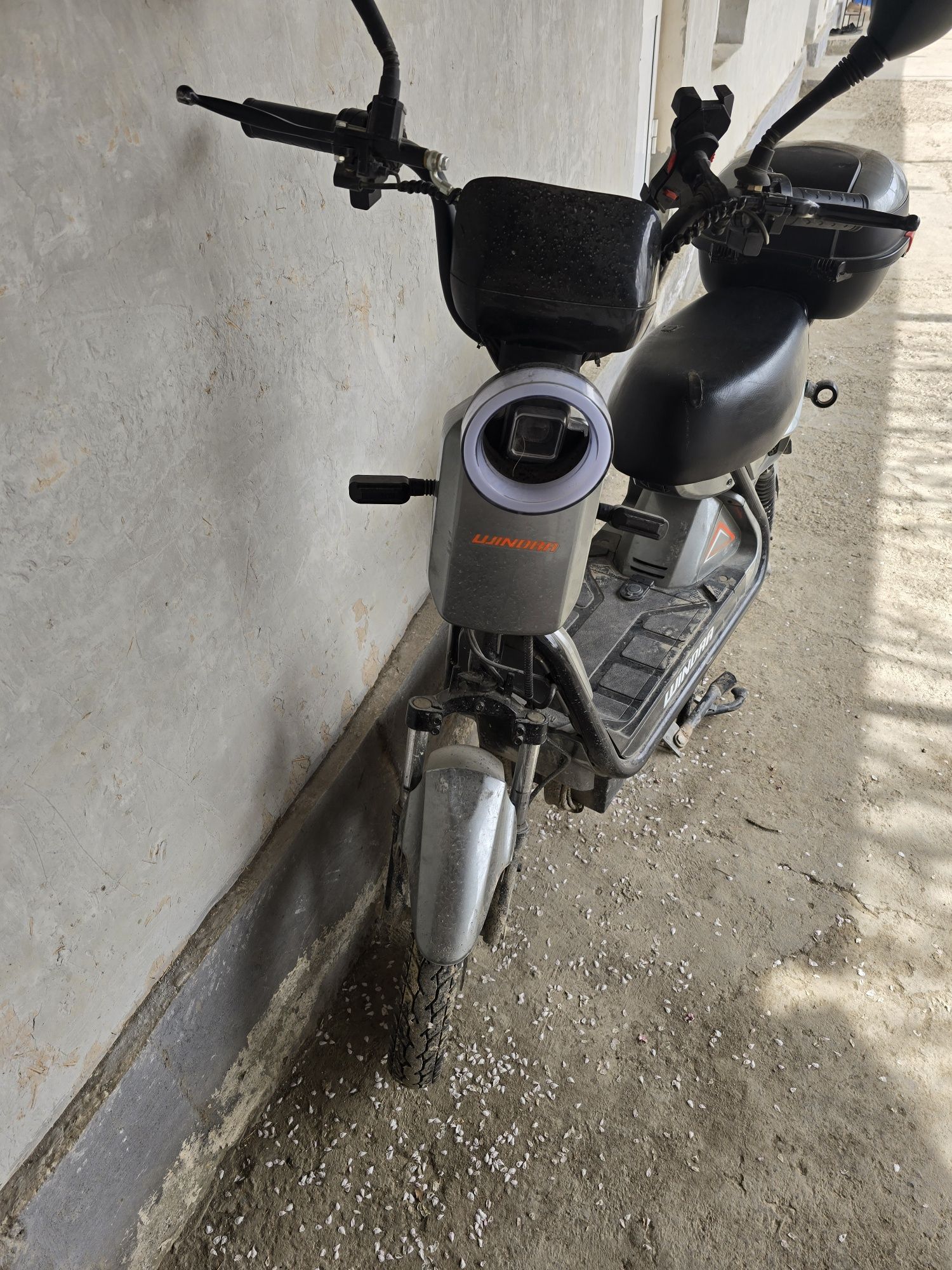 Skuter sotlad juda juda srochni pul kerak