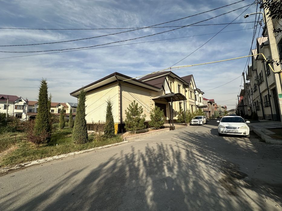 Uchaska sergili protiv golden haus