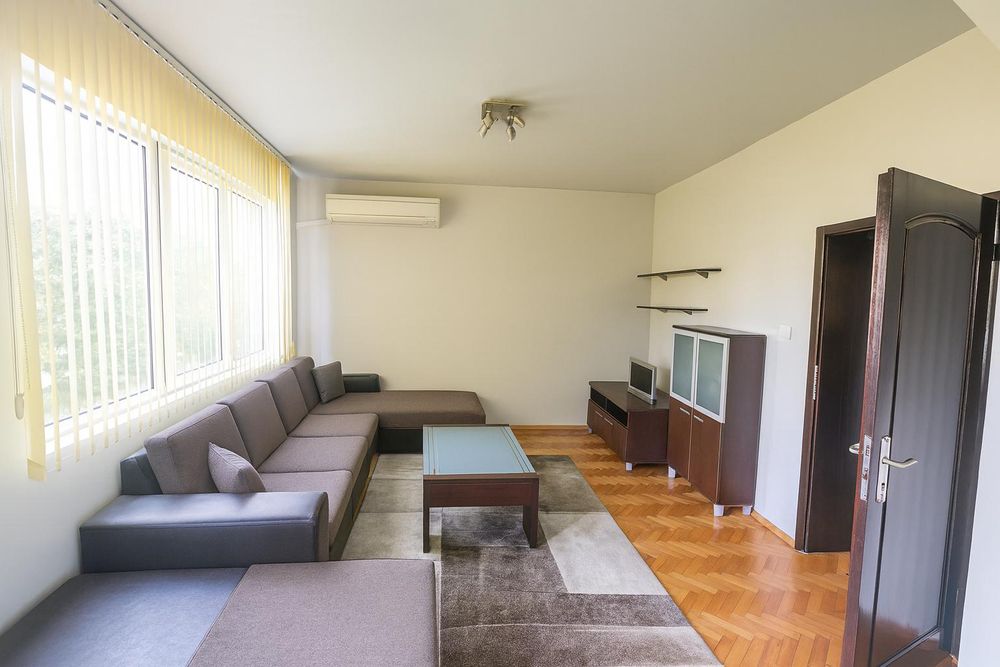 Просторен ТРИСТАЕН апартамент в кв. Младежки хълм