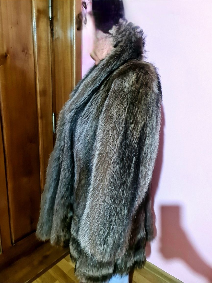 Vând haină de blană (Flora Volpi)
