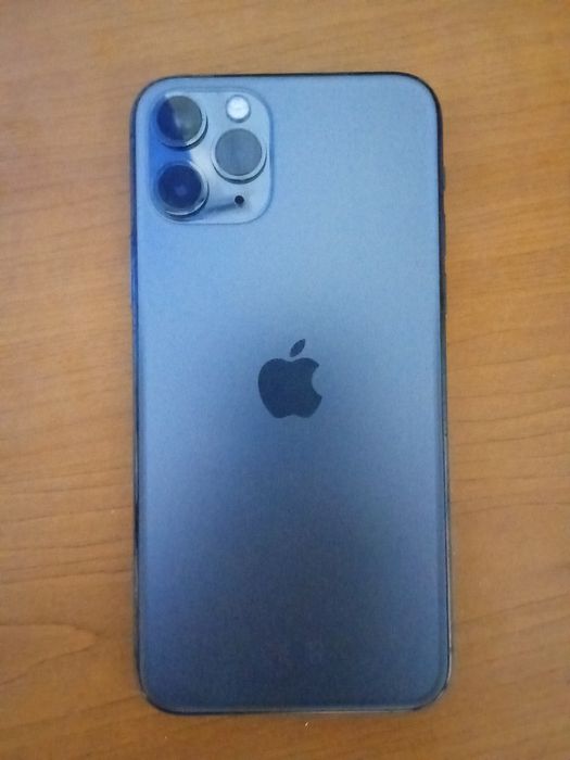 iPhone 11 pro 64 GB-Defect in mare parte