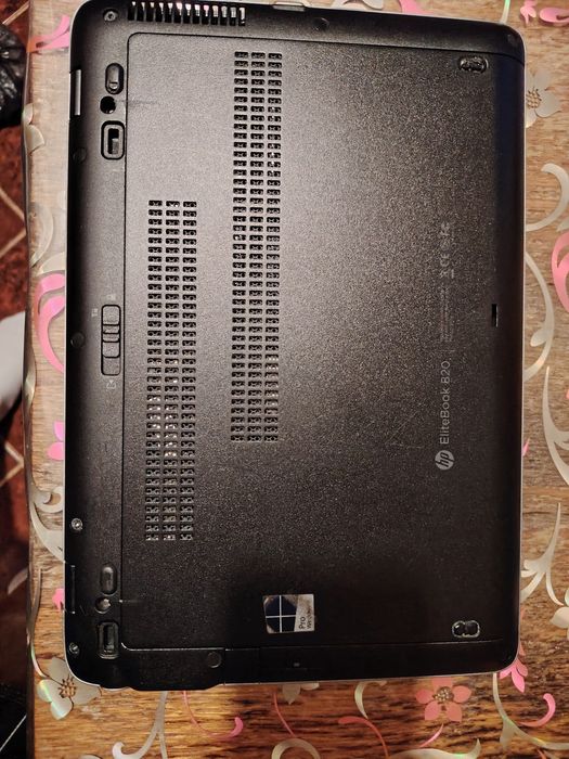 HP elittebook 820 i5