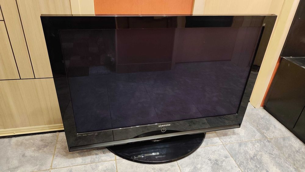 Телевизор Samsung плазма 42"