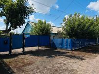 В п. Долинка предлагаем 4-комнатный дом на 1-хозяина