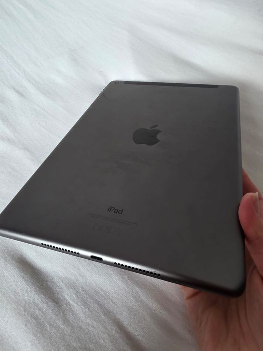 Apple IPad Generatia 9 Stocare 64Gb CELULAR+ WI-FI impecabil