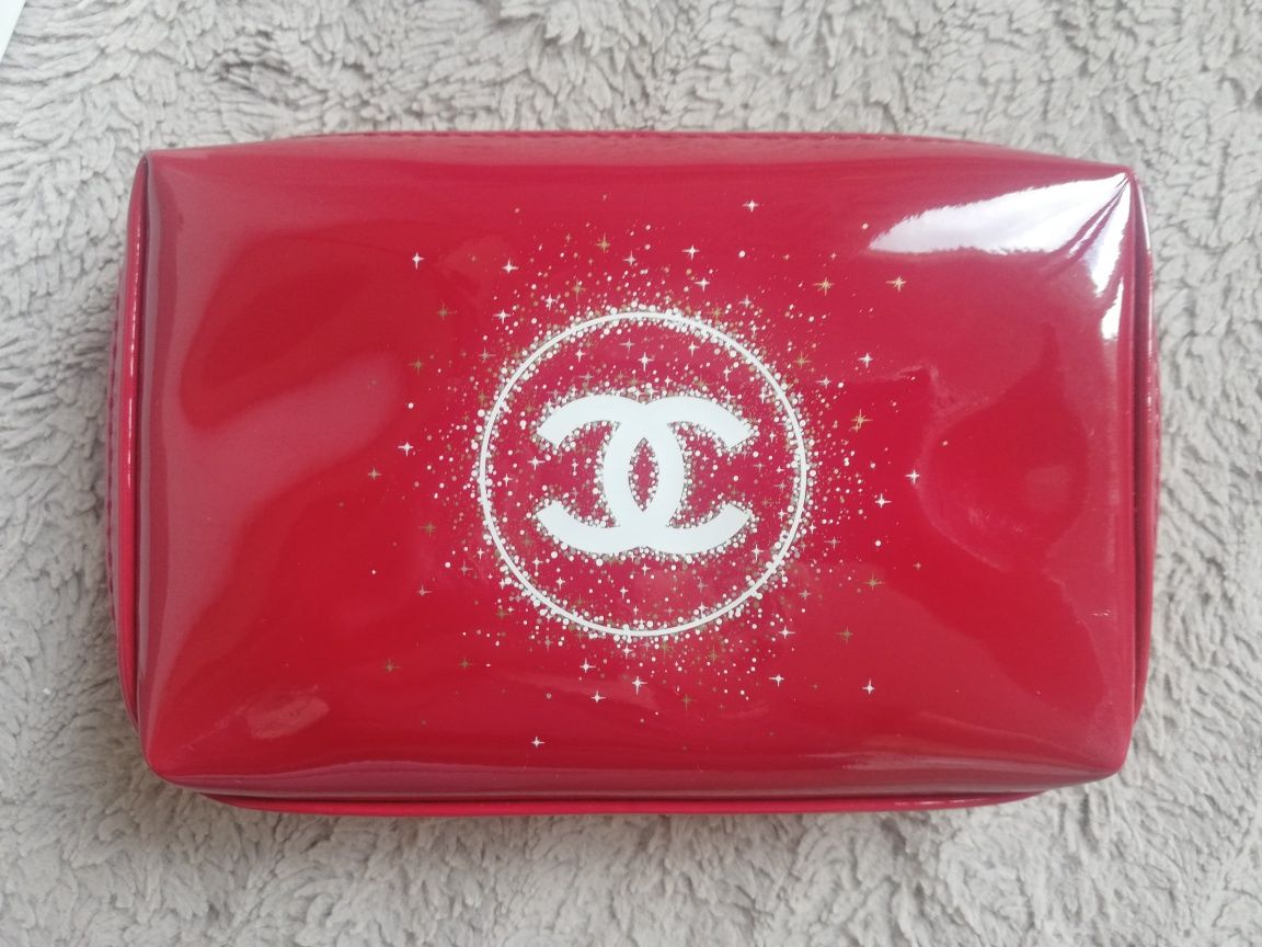 Портмоне CHANEL, оригинално, ново.