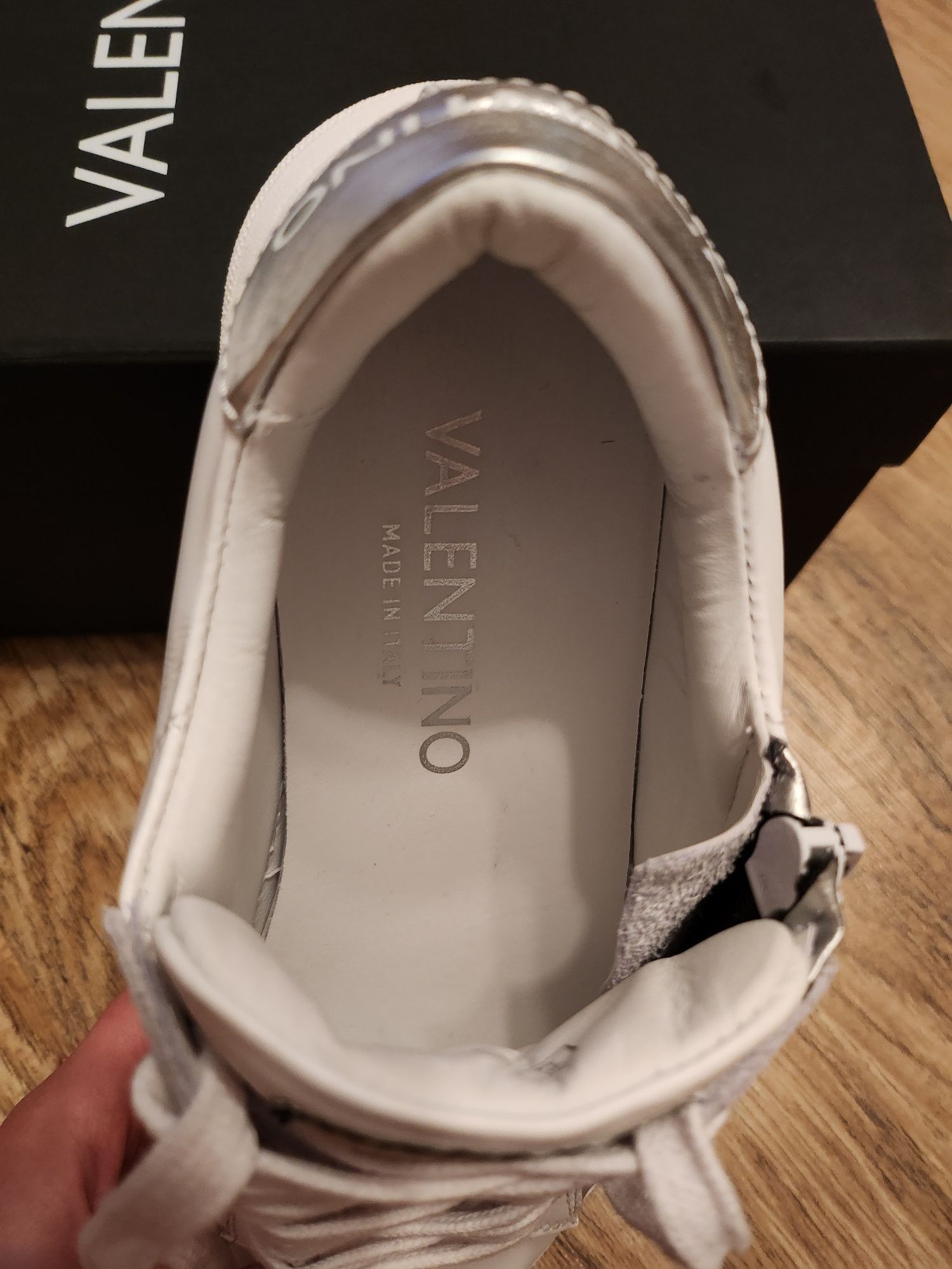 Дамски кецове Valentino