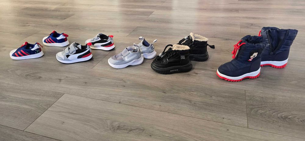 Vand Adidași copiii marime 22 5buc