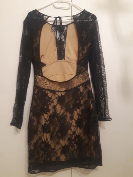 Rochie de seara/ocazie din dantela, cu spatele gol si maneci lungi