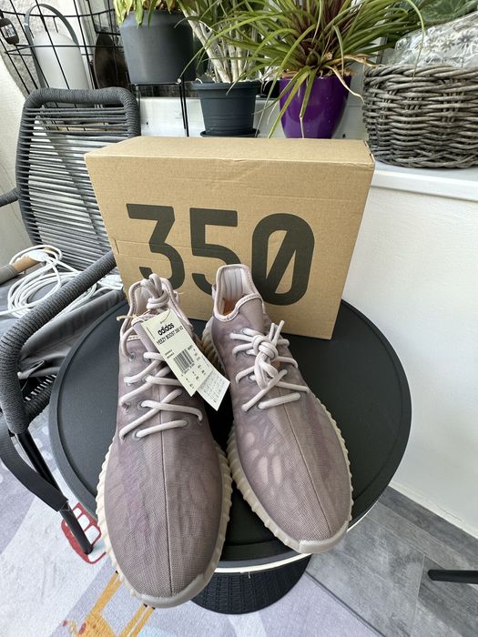 Yeezy Boost 350 v2