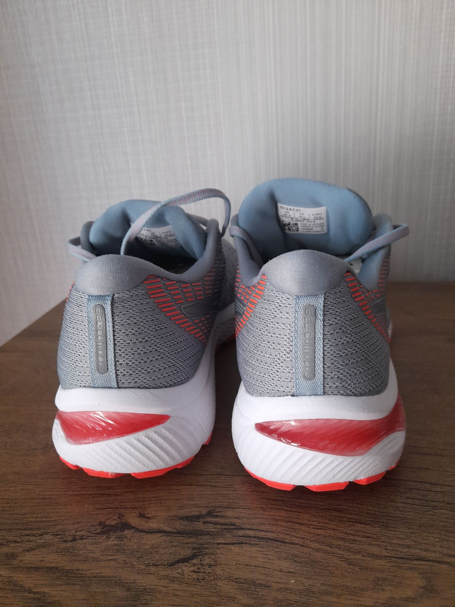 Asics gel Cumulus 22 маратонки 42.5 номер.