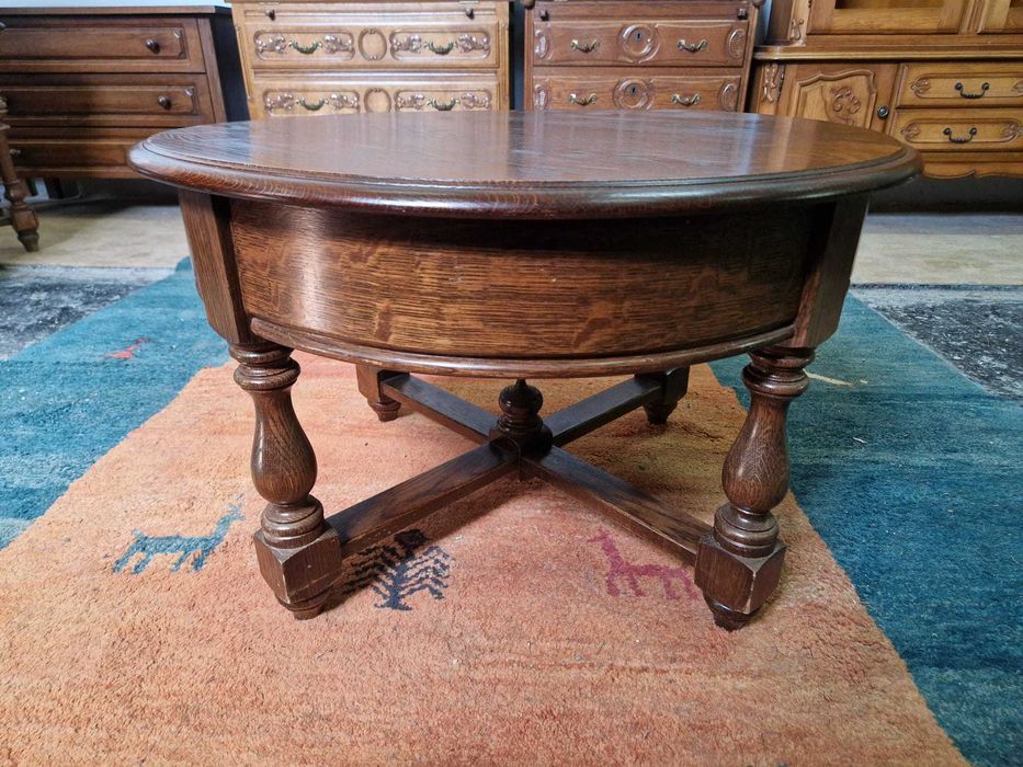 Кръгла холна маса от солиден дъбов масив