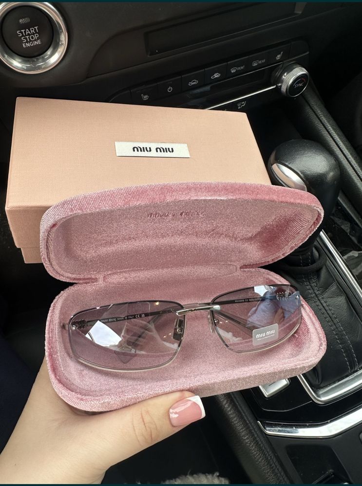 Слънчеви очила Miu Miu