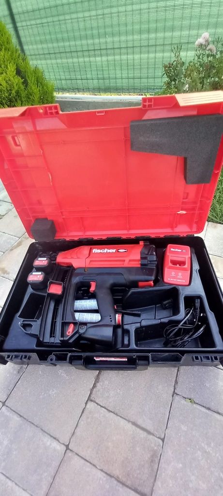 Pistol cuie beton  pe gaz FISCHER