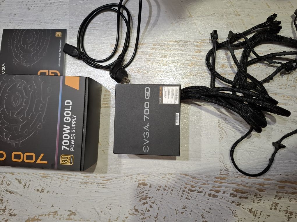 Захранване  EVGA 700 GD