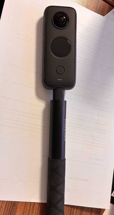 Insta360 ONE X2 – 360° екшън камера + 2 батерии + зарядно + селфи стик