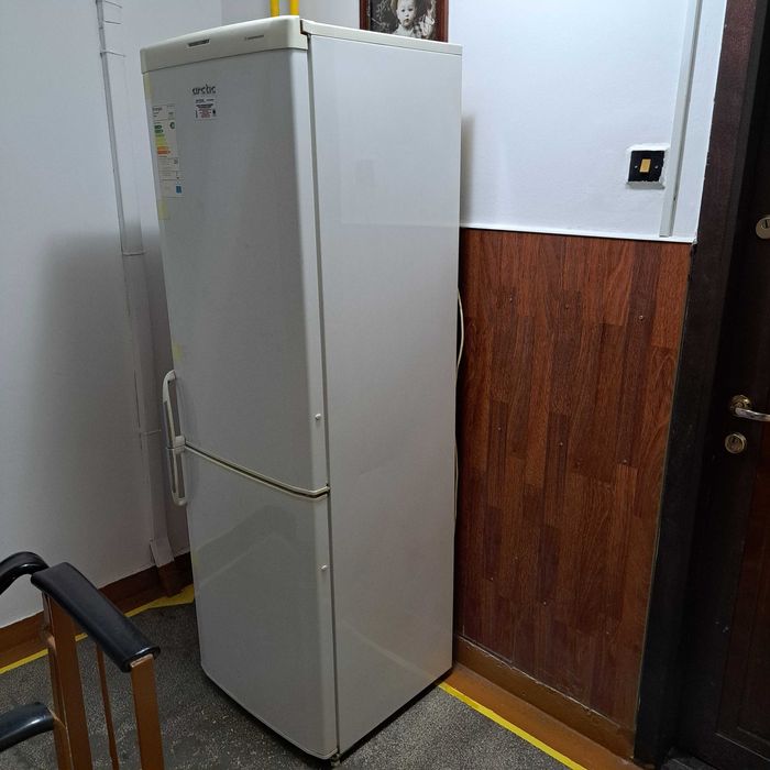 Combina frigorifica Arctic.